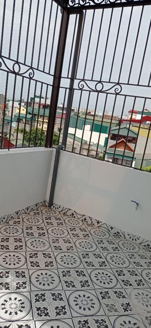 cần bán gấp căn nhà 5 tầng đường lĩnh nam