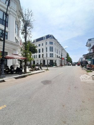 bán biệt thự lô góc kđt louis city hoàng mai, 180m,5tầng,mt20m, kinh doanh,vị trí đắc địa, đẳng cấp