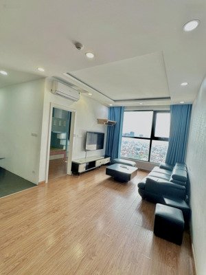 chính chủ bán căn hộ 2 p ngủ 2 vệ sinh 70m2 sẵn nội thất tại eco lake view - 32 đại từ, giá 4.85 tỷ