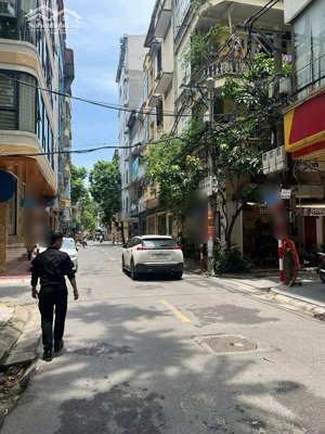 bán nhà phân lô vỉa hè phường yên hoà-thang máy, vỉa hè, kd- dt:230m230m-6t- mt:10m giá :58.x tỷ