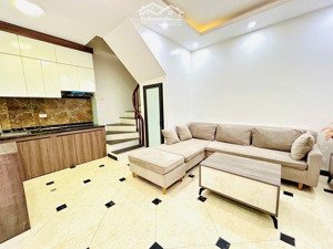 hơn 7tỷ trung tâm đống đa - gần phố ngõ thông - kinh doanh - full nội thất ở ngay - vài bước ra phố