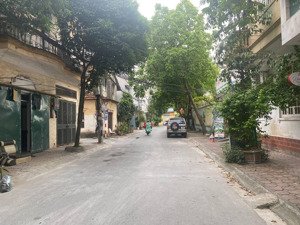 bán nhà 2 tầng lô góc 56m2, trục chính khu dân cư 918, phúc đồng long biên