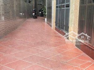 cần bán nhà phố định công, dt 38m2, 5 tầng, gần phố, giá chủ thiện chí bán.