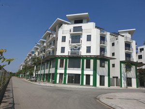 cần bán nhanh căn shophouse 86m, 5,5 tầng, hướng đông nam view đẹp: lh 