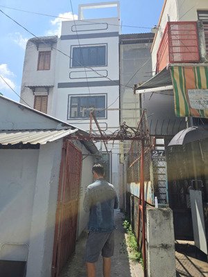 chính chủ cần bán nhà xây dựng mới 2 mặt tiền diên hồng, p1, bình thạnh