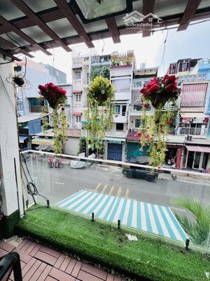 4 tầng cực đẹp ,đúc kiên cố 32m2 _ngay trung tâm q5_ mặt tiền kinh doanh sầm uất _ chỉ nhỉnh 9r