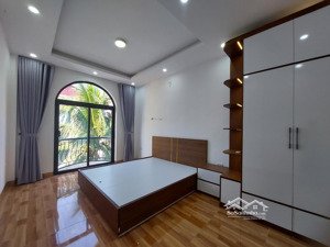 cho thuê nhà pháo đài láng ngay trường ngoại thương 50m2x4t hiện đại đồ cơ bản có cho nhóm sv 16tr