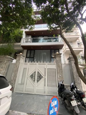 chính chủ cho thuê nhà khuất duy tiến 80m x 5t thang máy mt 5m ô tô ra vào thoải mái giá 25tr