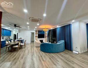 Bán căn hộ 4ngủ 146m2 căn góc full nội thất sẵn sàng về ở tầng cao view sông Hồng 26 tỷ.0914772279