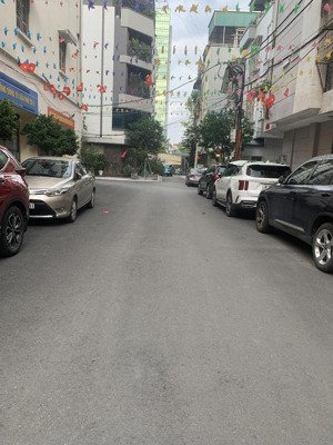 thửa đất đẹp lạc long quân ngay hồ tây, dtsd 160m2, mt 6,5m xây vp, căn hộ đẹp tuyệt, ô tô tránh