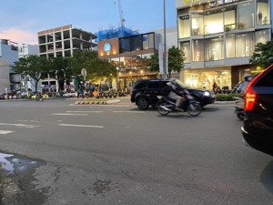 mặt tiền 8.5m, đường 30m- lê văn hiến tặng nhà 2 tầng, 4 căn hộ đang khai thác- chỉ 17tỷ.