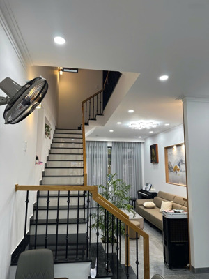 nhà đẹp mới xây phong cách tân cổ điển, hướng đông nam kđt hà quang ii chỉ 9,2 tỷ/ 
