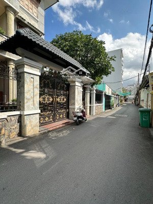 bán đất tặng nhà - lê đức thọ p.an hội đông - dt khủng 10x30 - 300m2 - đường xe tải - sát mặt tiền