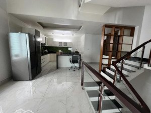 hẻm xe tải lê văn sỹ, p14, q3, 4,5x20,5m, trệt 3 lầu st, giá 15 tỷ tl