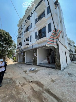 hơn 4 tỉ cần mua ô tô đỗ cửa ngày đêm thì không nen bỏ lỡ căn này-diện tích hơn 40m2 4 tầng xây mới