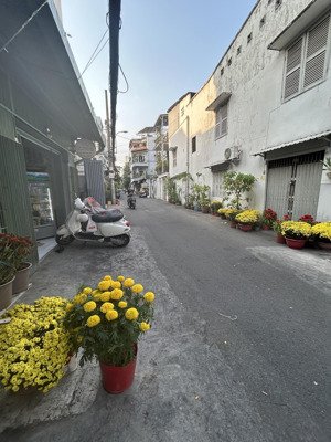 bán nhà hẻm xe hơi đường lê văn sỹ, p.14, q.3 chỉ 18 tỷ (tl)