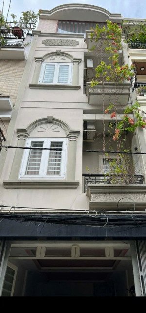 giảm 2 tỷ bán gấp nhà - vị trí đẹp - hxh lê văn sỹ+trần quang diệu,q3 - dt:4.5x21m - giá: 15 tỷ