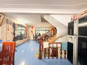 phố víp ngọc khánh-ba đình mặt ngõ kinh doanh- ôtô đỗ cửa-20m ra phố-40m2- 4 tầng - mt: 5m- 13 tỷ