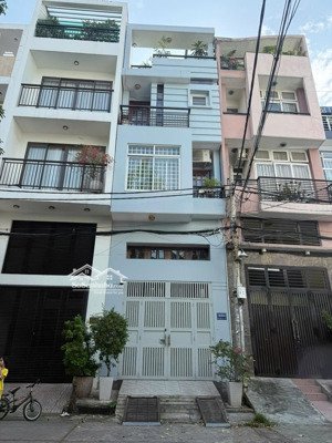 bán nhà riêng 65 m² và sàn: 228,9 m², nhà: 1 trệt, 2 lầu, pháp lý: có sổ hồng
