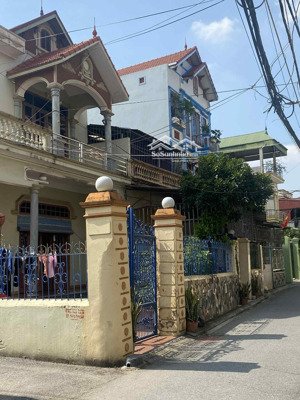 bán nhà phố 3 tầng oto vào được tại gia lâm