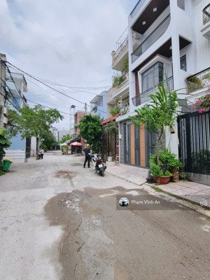 căn góc 2 tầng gần lê văn việt - đường ô tô tránh, thông - ô tô ngủ trong nhà - 6.2 tỷ