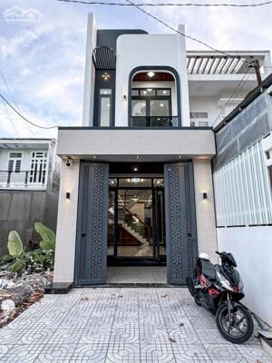 Nhà trệt lầu xây mới đường số 28 Khu Dân Cư Ngân Thuận ( Stella Mega City)