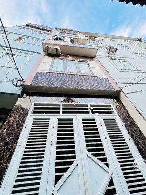 nhỉnh 7 tỷ - bán nhà mễ trì dt 39m2 - 5 tầng dân xây - kinh doang sầm uất- ngõ thông