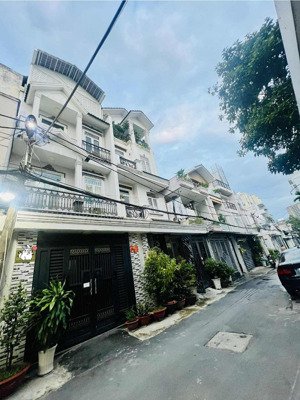 siêu phẩm- 4 tầng- đường số- tt quận 7- 69m2- nhỉnh 11 tỷ
