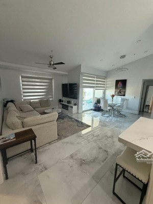 tôi bán thiện chí căn góc 3pn 179.9m2 tòa royal city, giá bán 18 tỷ. lh 