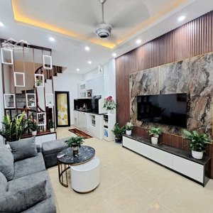 bán nhà long biên nhà đẹp full nội thất 31m2 , 5tâng - 15m ra đường bát , ô tô tránh ngõ rộng