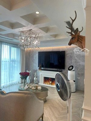 tôi cần bán căn góc 148m2 tòa sky 88 láng hạ,giá 13.9 tỷ.lh 