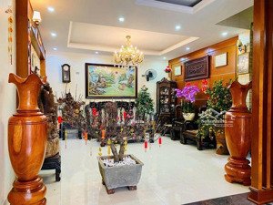 chính chủ bán nhà tân ấp ba đình , phân lô oto tránh chạy vòng quanh 60m2 , mt5met , 5tầng tặng fun