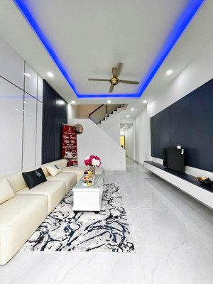 nhà phố ngay trong lòng kcn lớn nhất việt nam chỉ thanh toán 340tr