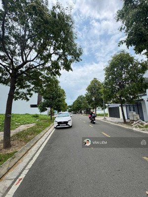 bán lô biệt thự mỹ gia gói 2 đường số 5 rộng 16m
- diện tích: 200m2 ngang 10m. lk42
- hướng đông na