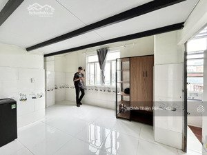 cho thuê phòng trọ có gác cửa sổ lớn - thang máy bảo vệ - ngay lê văn sỹ - đh tài nguyên môi trường