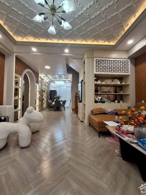 huỳnh tấn phát - q7 -- 3tầng,
ngang 5,5m--- 77 m2 --- kết nối nguyễn thị thập - phú mỹ hưng