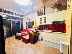 bán nhà kim mã dt 33 m 5 tầng mt 4m giá 8,45 tỷ thiết kế 5 tầng ,nội thất đẹp