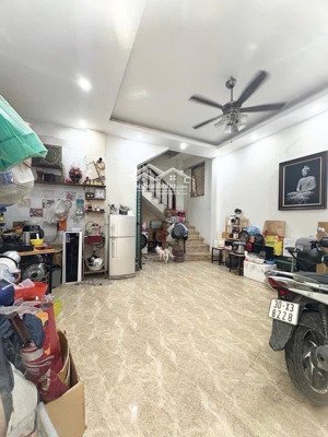 kim mã dt 32 m 5 tầng mặt tiền 4 m giá 7.6 tỷ ba đình