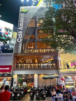 cho thuê nhà ngay ngã 6 phù đổng số: 5 nguyễn trãi, quận 1, dt: 8x15m, trệt, 5 lầu, 600m2.