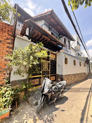 bán biệt thự, 3 lầu 120m2 (10x120), giá 4 tỷ 650