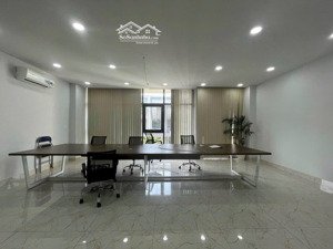 phân khúc 27.2 tỷ.duy nhất căn hầm +5 tầng 7x17m hoàn thiện thang máy có hđt 45 triệu vạn phúc city