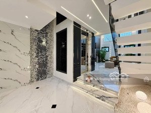 nhà có thang máy - khu bên sông thủ đức - 5 tầng- sau lưng gigamall phạm văn đồng