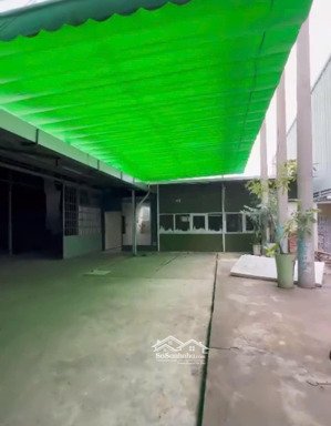 cho thuê kho n bè dt 1000m trần cao 8m, bãi rộng đậu xe trước kho