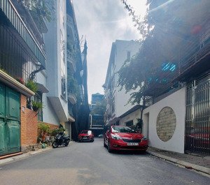 bán nhà đẹp 7 tầng thang máy nguyễn văn cừ, gia thuỵ. 50m2 gara oto 7 chỗ. gần mặt phố. 