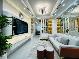 bán nhà cầu giấy, 7x tỷ - 30 m² x 5 tầng, mt 4m, 3pn, ngõ thoáng đẹp gần phố, đủ nội thất, ở ngay.