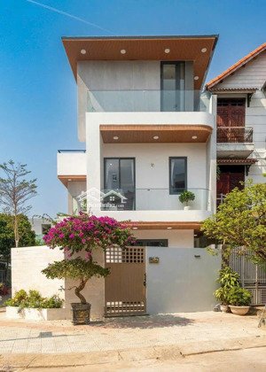 bán gấp biệt thự luxury vị trí cực đẹp, khu dân trí cao, tiện ích ngập tràn