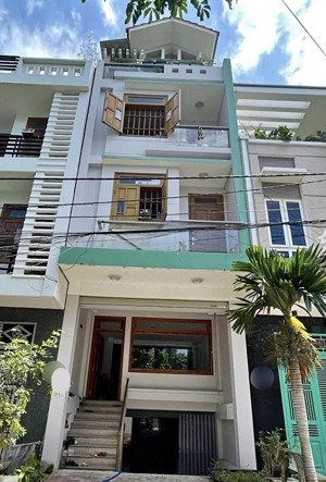 ngay mặt tiền cần bán nhà đặng hữu phổ, thảo điền, quận 2. dt lớn 72m(4,5x16m). giá tốt