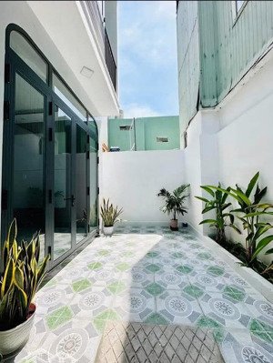 bán nhà hẻm nguyễn huệ, gần biển, bệnh viện tỉnh, 50m2, 3pn. mua ở, tích sản. lh: 
