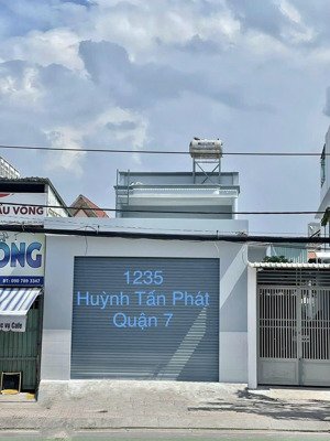 cho thuê nhà phố q7. giá: 30 tr/th. lh: 