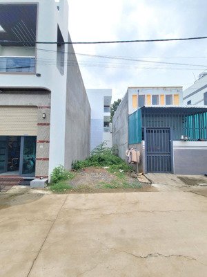 2.15 tỷ/ bán đất gần đường trương văn vĩnh tp dĩ an gần ngã tư bình trị xây tự do